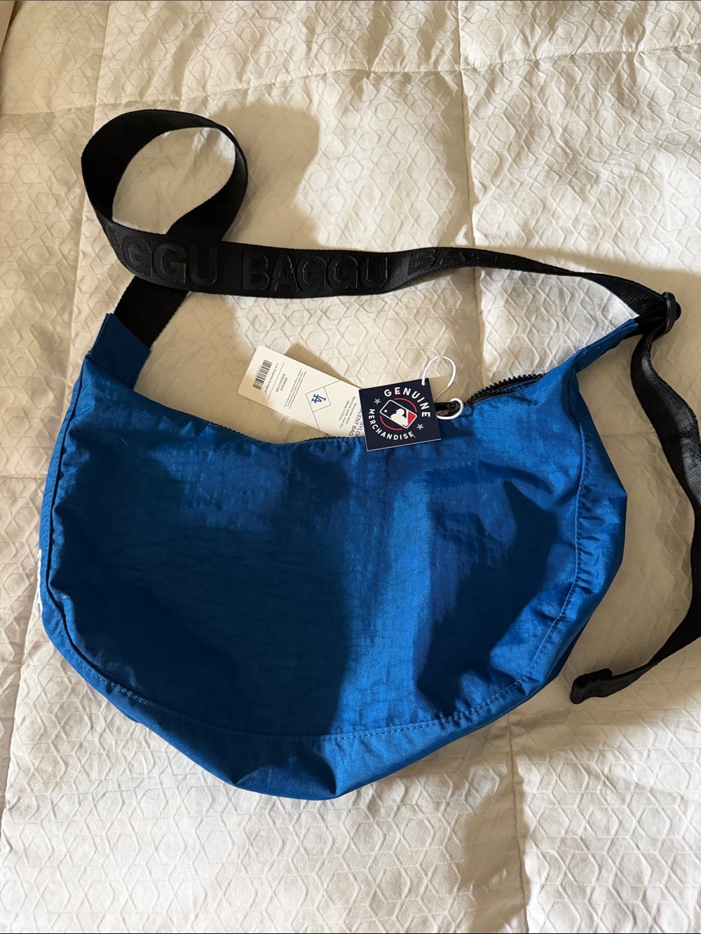 Baggu Medium LA Dodgers Blue Nylon Crescent Bag - Picture 6 of 9